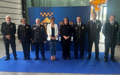 Foto de les institucions presents a l'acte de la Policia Municipal de Sabadell | Redacció Informatius